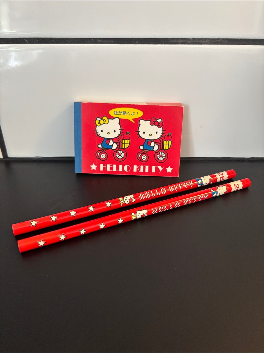 Vintage 2001 Sanrio Hello Kitty Memo Pad & 2 Pencils